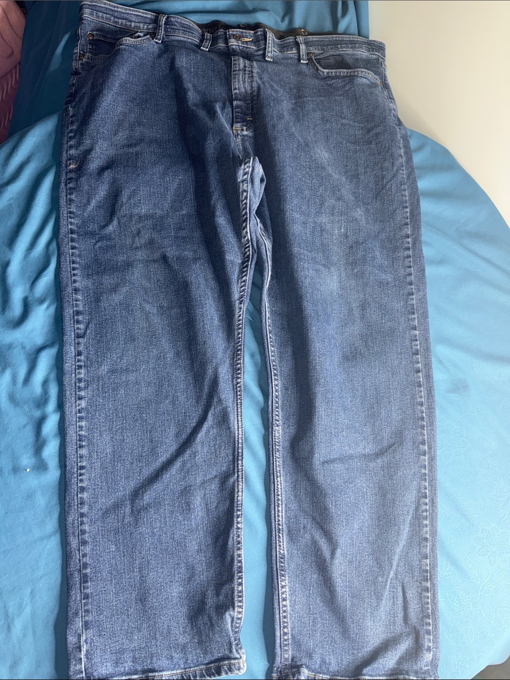 Wrangler Men's Dark Blue Relaxed Fit Jeans